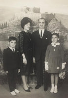 Family pose for a professional portrait