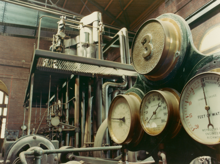 Electric pump control gauges