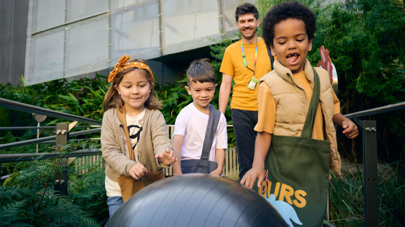 Tiny Tours: Ant to Apple