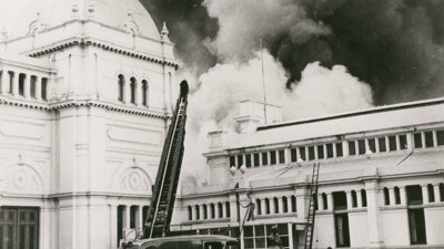 Maypole Dances at the Children's Fete on the Exhibition Oval, in front of the Duke and Duchess of Cornwall and York, on 11 May 1901. 